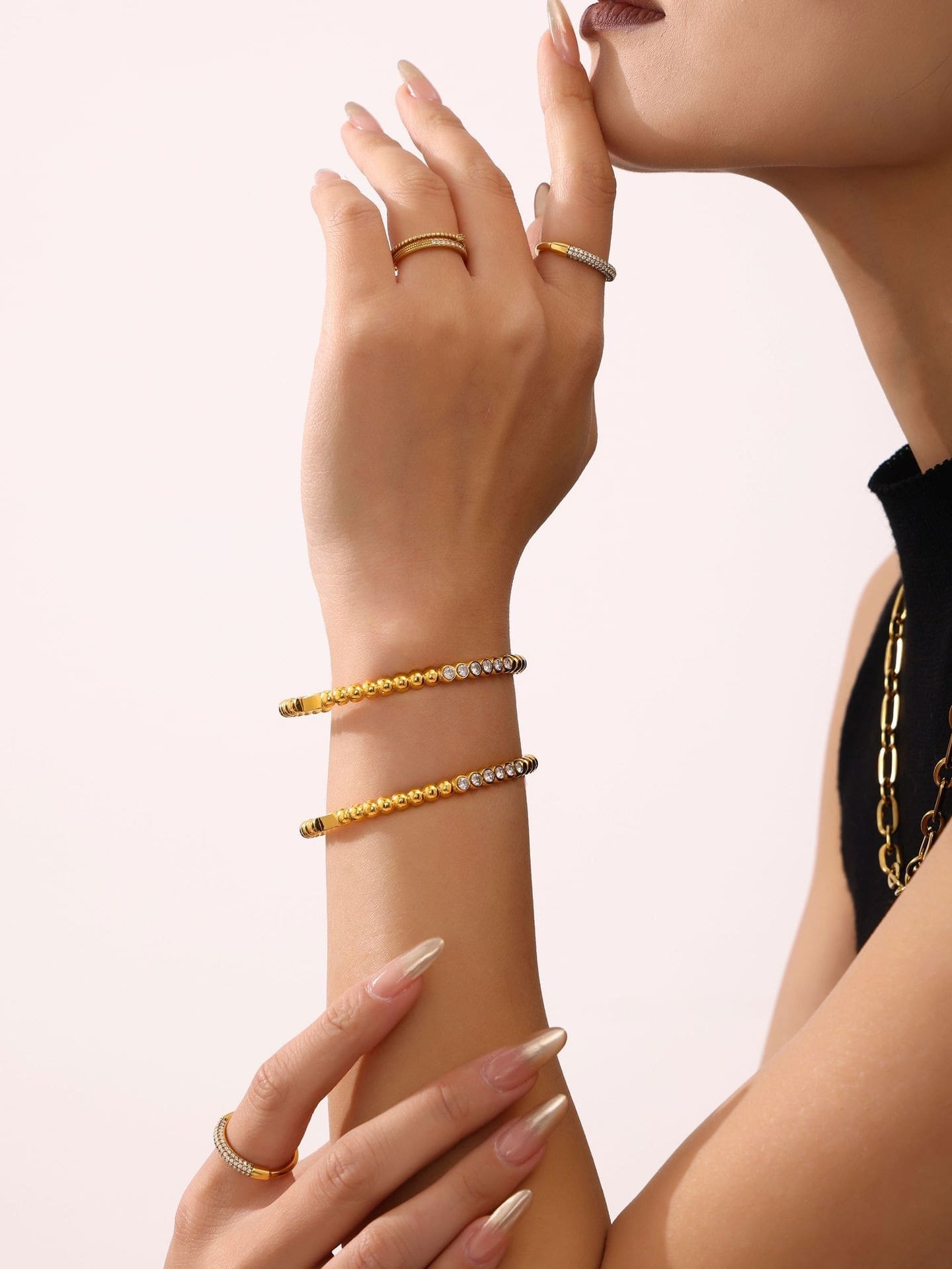 צמיד קשיח עיגולים עם 6 זירקוניה ציפוי זהב 18K 45535