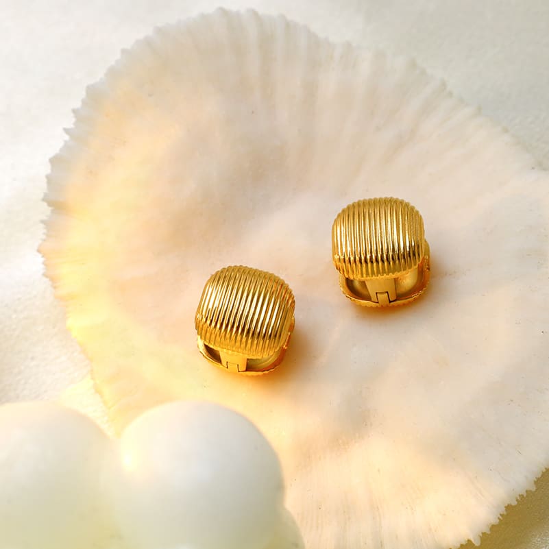 עגילי קליפס מרובע 14מ"מ ציפוי זהב 18K 35533