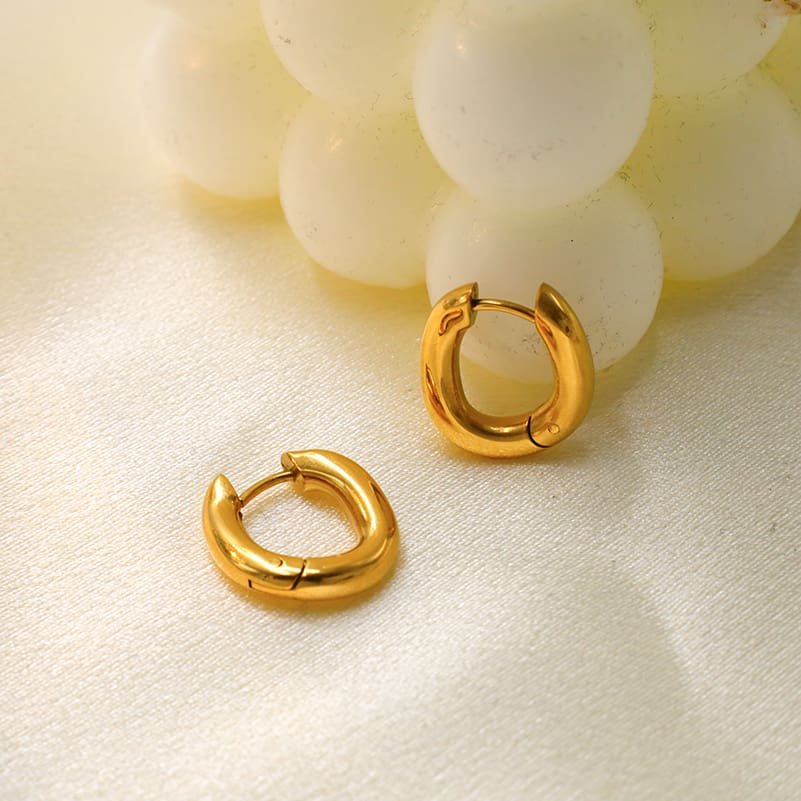  חישוק עגול אסימטרי ציפוי זהב 18K 35540