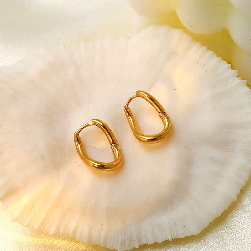 עגילי חישוק אובלי אסימטרי ציפוי זהב 18K 35539