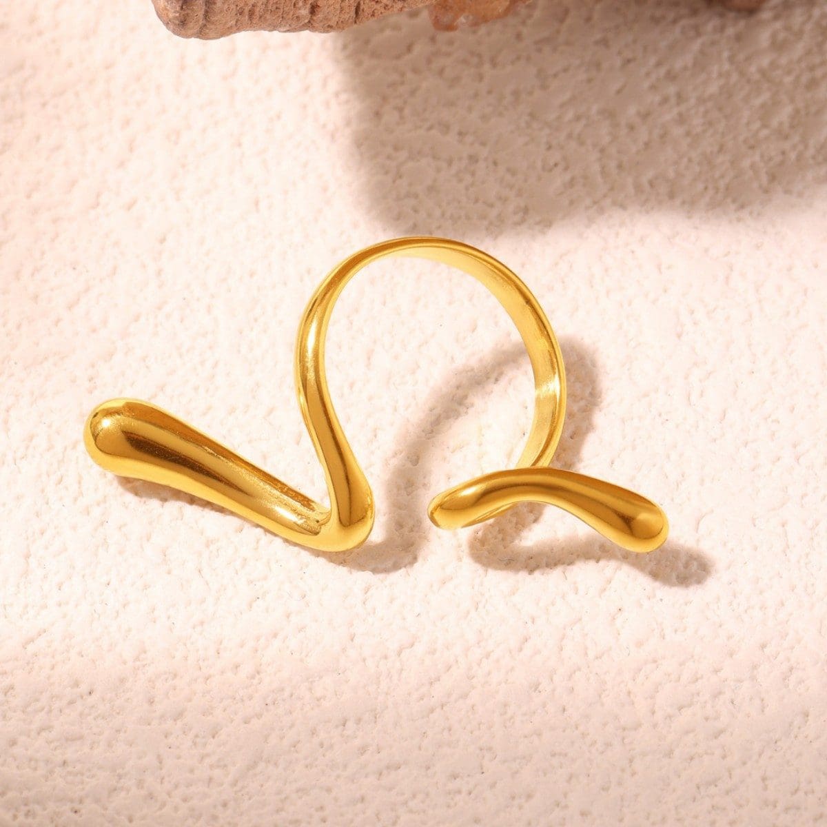 טבעת בסגנון מודרני בעיצוב גלי ציפוי זהב 18K 25523